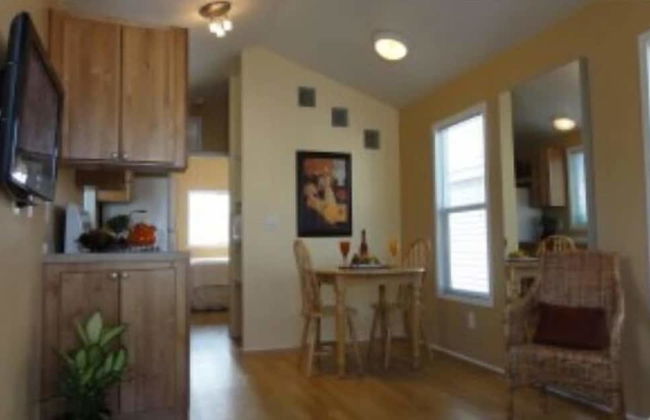 Arden Acres Executive Suites and Cottages - Photo 28