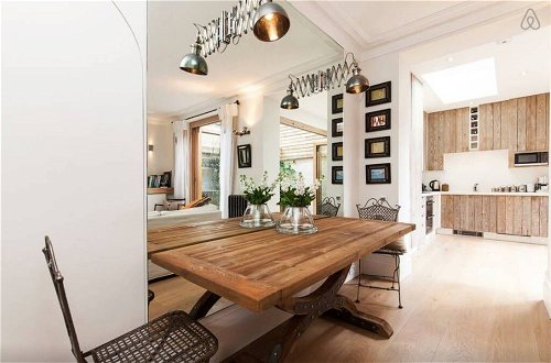 Photo 5 - Retreat to a Stylish Flat in Chelsea