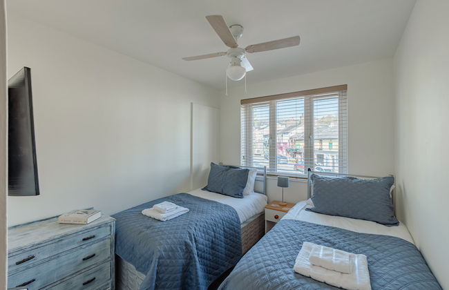 Luxury 2 Bed Room Lake View Apt Bowness Parking - Foto 8