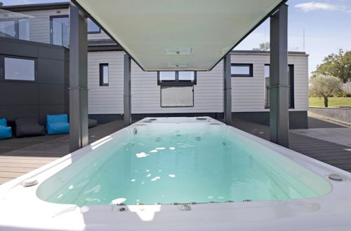 Photo 2 - Huxham View - A Luxurious Family Retreat With Swim Spa Cinema Gym and Pool Table