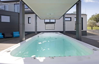 Photo 2 - Huxham View - A Luxurious Family Retreat With Swim Spa Cinema Gym and Pool Table