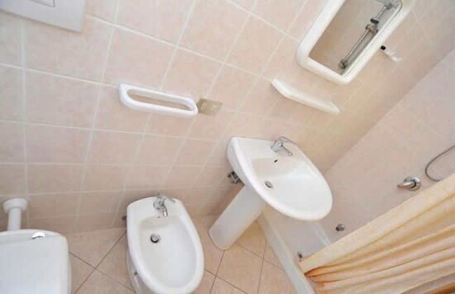 Residence Lido Dei Pini - Photo 28