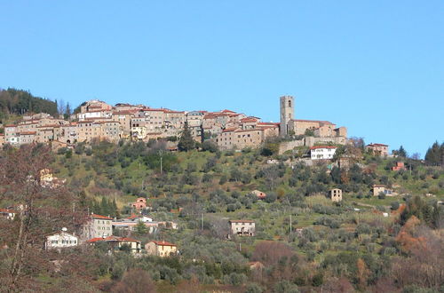 Foto 33 - Vintage Cottage in Pescia with Hot Tub