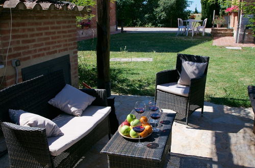 Photo 27 - Belvilla by OYO Farmhouse in Tuscany With Garden