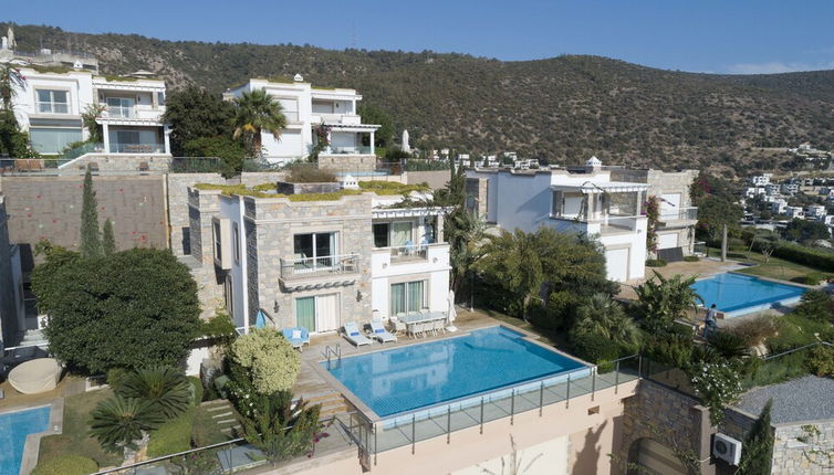 Photo 1 - Vhillas Private Luxury Villa Regnum