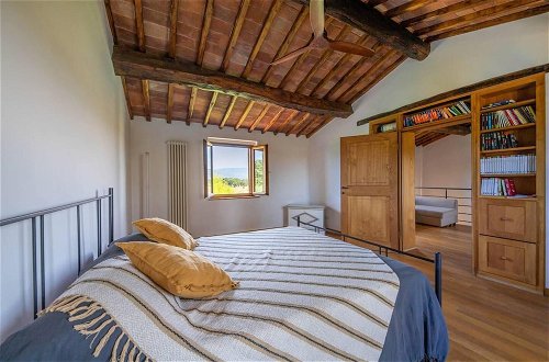 Foto 13 - Beautiful 5-bed Villa in Cortona, Private Pool
