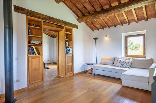 Foto 19 - Beautiful 5-bed Villa in Cortona, Private Pool