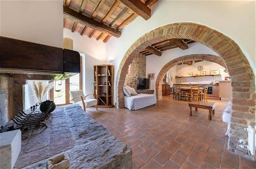 Foto 36 - Beautiful 5-bed Villa in Cortona, Private Pool