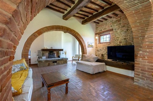 Foto 18 - Beautiful 5-bed Villa in Cortona, Private Pool