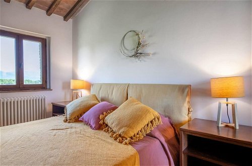Foto 5 - Beautiful 5-bed Villa in Cortona, Private Pool