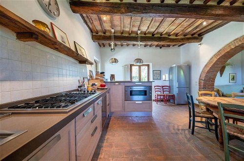 Foto 17 - Beautiful 5-bed Villa in Cortona, Private Pool