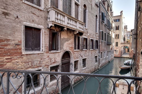 Photo 25 - Rialto canal view