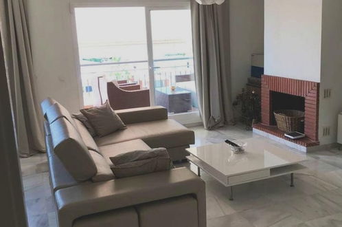 Photo 14 - Apartment With 3 Bedrooms in Benalmádena, With Wonderful sea View, Pool Access and Furnished Terrace Near the Beach