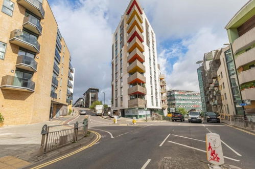 Photo 6 - Panoramic Pad -amazing Apartment With WOW Factor Views Across the City to the sea