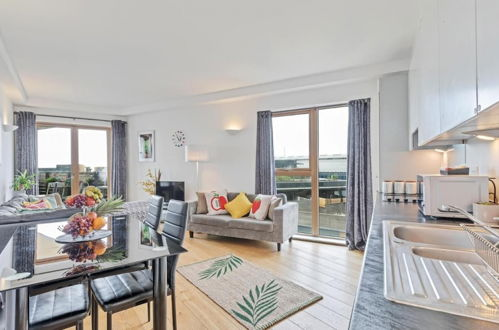 Foto 8 - Panoramic Pad -amazing Apartment With WOW Factor Views Across the City to the sea