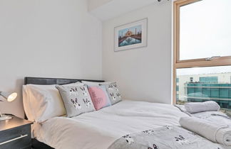 Photo 1 - Panoramic Pad -amazing Apartment With WOW Factor Views Across the City to the sea