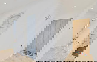 Foto 2 - Urban Heights - two Bedroom two Bathroom Loft Style Apartment - Fast Wifi
