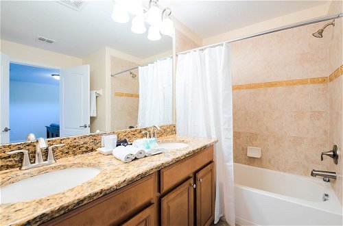 Photo 9 - Breathtaking Townhome With Private Pool Close to Disney by Redawning