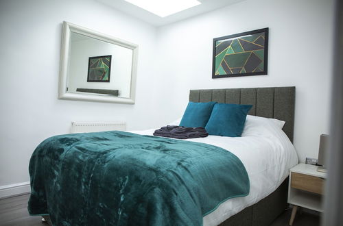 Photo 3 - Modern Townhouse Apartment in Stratford Upon Avon With Wifi & Netflix