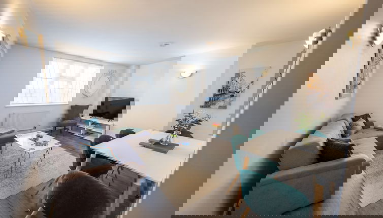 Photo 1 - Modern Townhouse Apartment in Stratford Upon Avon With Wifi & Netflix