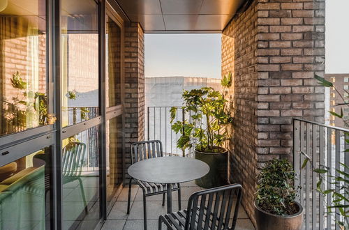 Photo 9 - Luxury Studio with Balcony in North London