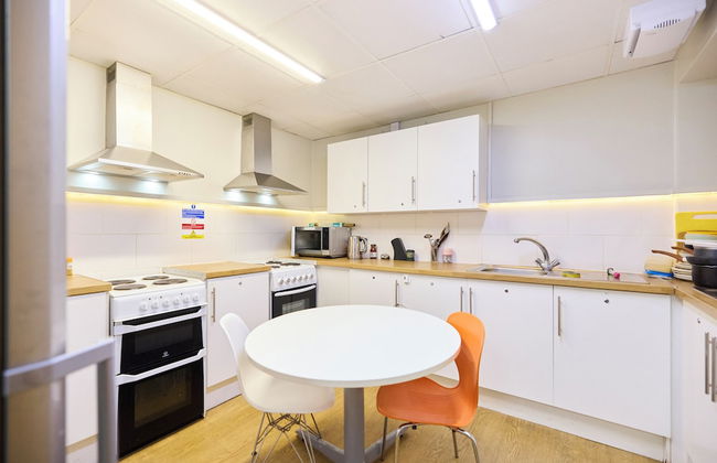 Deluxe Room 12 - Louise House Summer Youth Accommodation - Foto 4