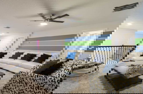 Foto 17 - Greenview 8BR Home Private Theater Pool/spa/games