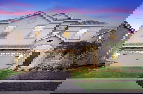 Foto 1 - Greenview 8BR Home Private Theater Pool/spa/games
