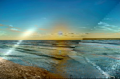 Foto 26 - Seaside Blessing by Avantstay Beach Access Pool