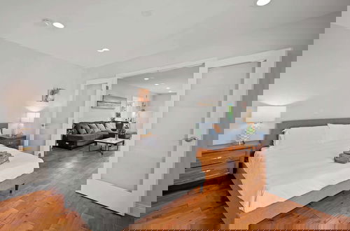 Photo 17 - Luxury Estate With Sparkling Pool & Elegant Amenities