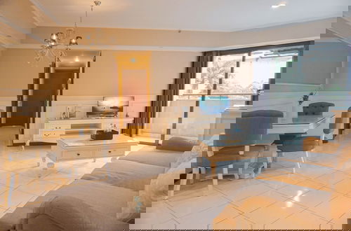 Foto 17 - Spacious And Luxury 3Br At Sudirman Tower Condominium Apartment