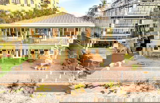 Foto 3 - Stones Throw Beachfront Family Suite 3 Views