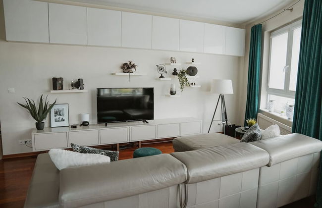 Chic Metro-side Apartment - Foto 19