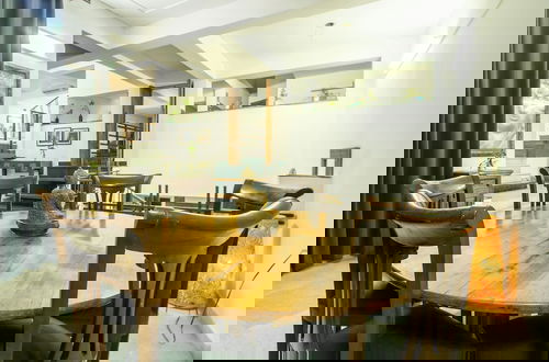 Photo 3 - Opulent Antique 6BR Villa in Gurugram