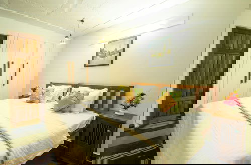 Photo 11 - Opulent Antique 6BR Villa in Gurugram