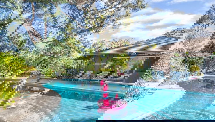 Foto 1 - Nature Inspired Villa Designed for Wellness