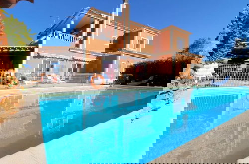 Foto 1 - Huge Villa Near Albufeira and Silves