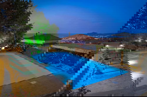Foto 32 - Zante Luxury Seaview Villa With Private Pool
