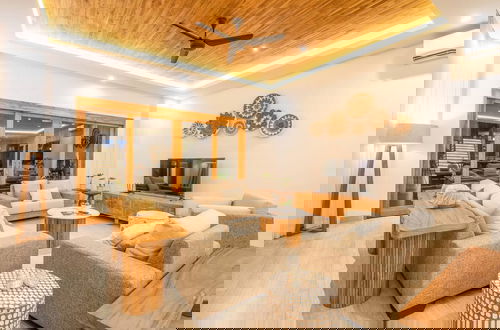 Foto 11 - Breeze Opulent 6 BR in With Ocean View 5 Mins to Savaya