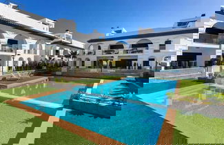 Foto 1 - Sunset Paradise - Sleeps 4, Pool, Terrace & Views