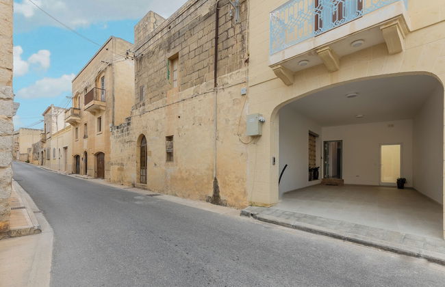 Magnifica Gozitan Villa Pool And Jacuzzi - Photo 37