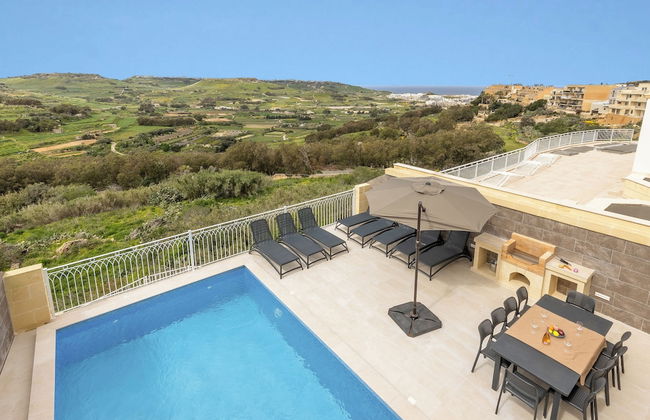 Magnifica Gozitan Villa Pool And Jacuzzi - Photo 27