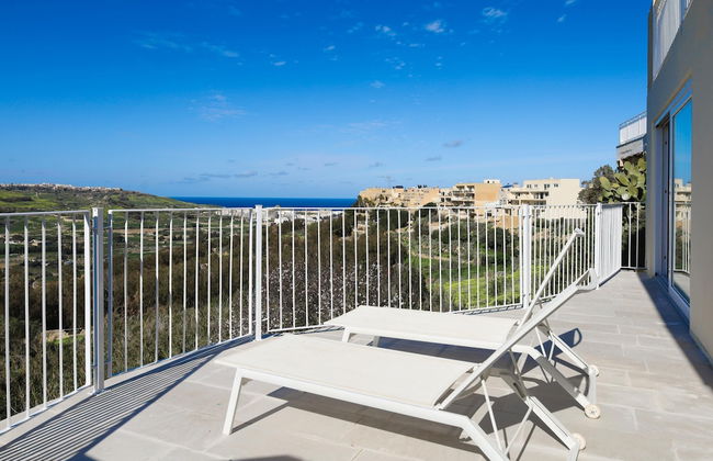 Magnifica Gozitan Villa Pool And Jacuzzi - Photo 34
