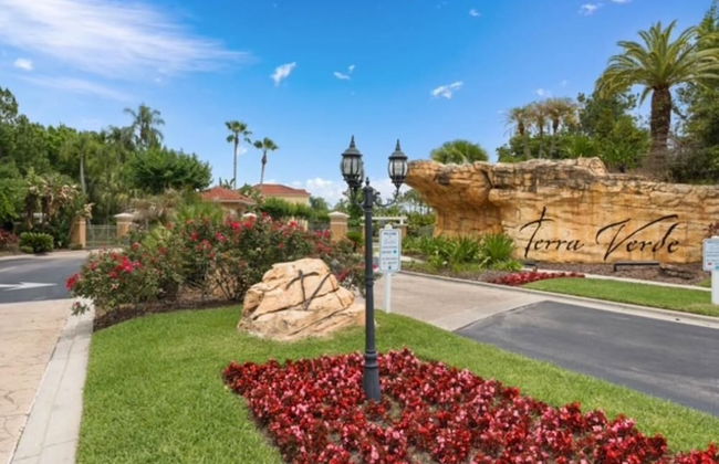 Amazing 3BR 2BA Townhome With Lake View at Terra Verde! - Foto 22