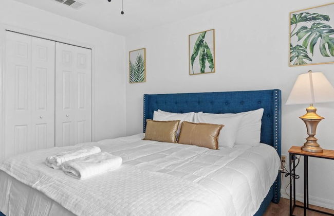 Amazing 3BR 2BA Townhome With Lake View at Terra Verde! - Foto 12