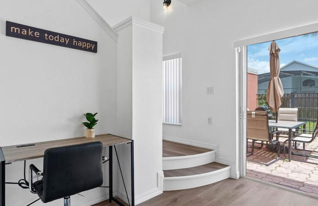 Amazing 3BR 2BA Townhome With Lake View at Terra Verde! - Foto 6
