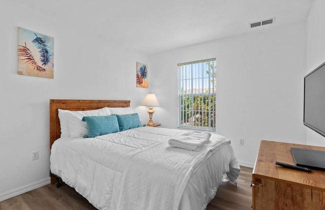 Amazing 3BR 2BA Townhome With Lake View at Terra Verde! - Foto 14