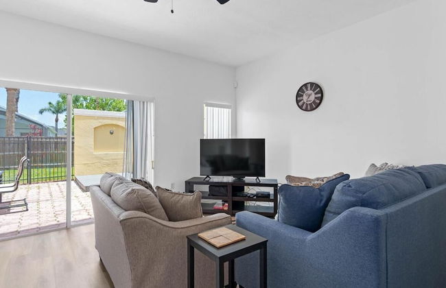 Amazing 3BR 2BA Townhome With Lake View at Terra Verde! - Foto 3