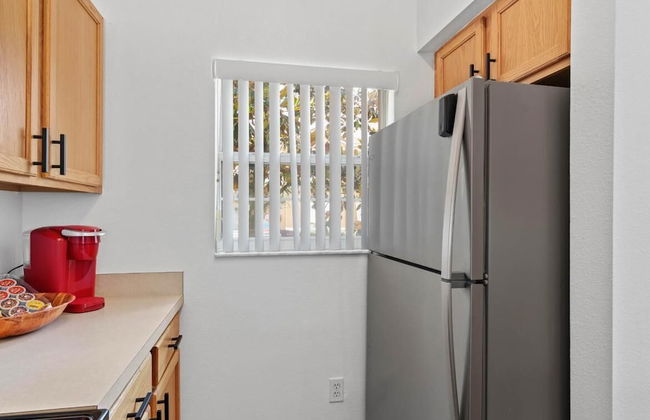 Amazing 3BR 2BA Townhome With Lake View at Terra Verde! - Foto 10