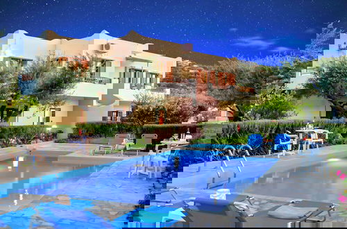 Photo 1 - Plaisir Beachside Apts